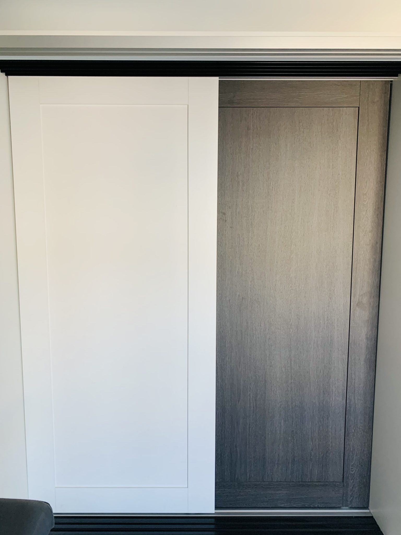 Frameless Surano FSUR21333 Sliding Robe Doors